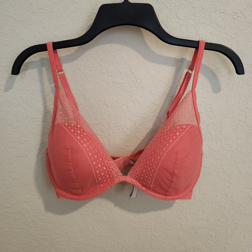 Victoria's Secret Mesh Floral Lace Incredible Plunge Bra - Coral Pink - 34D